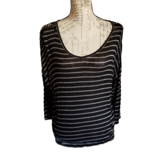 Lily Rose Top. - Picture 1 of 4